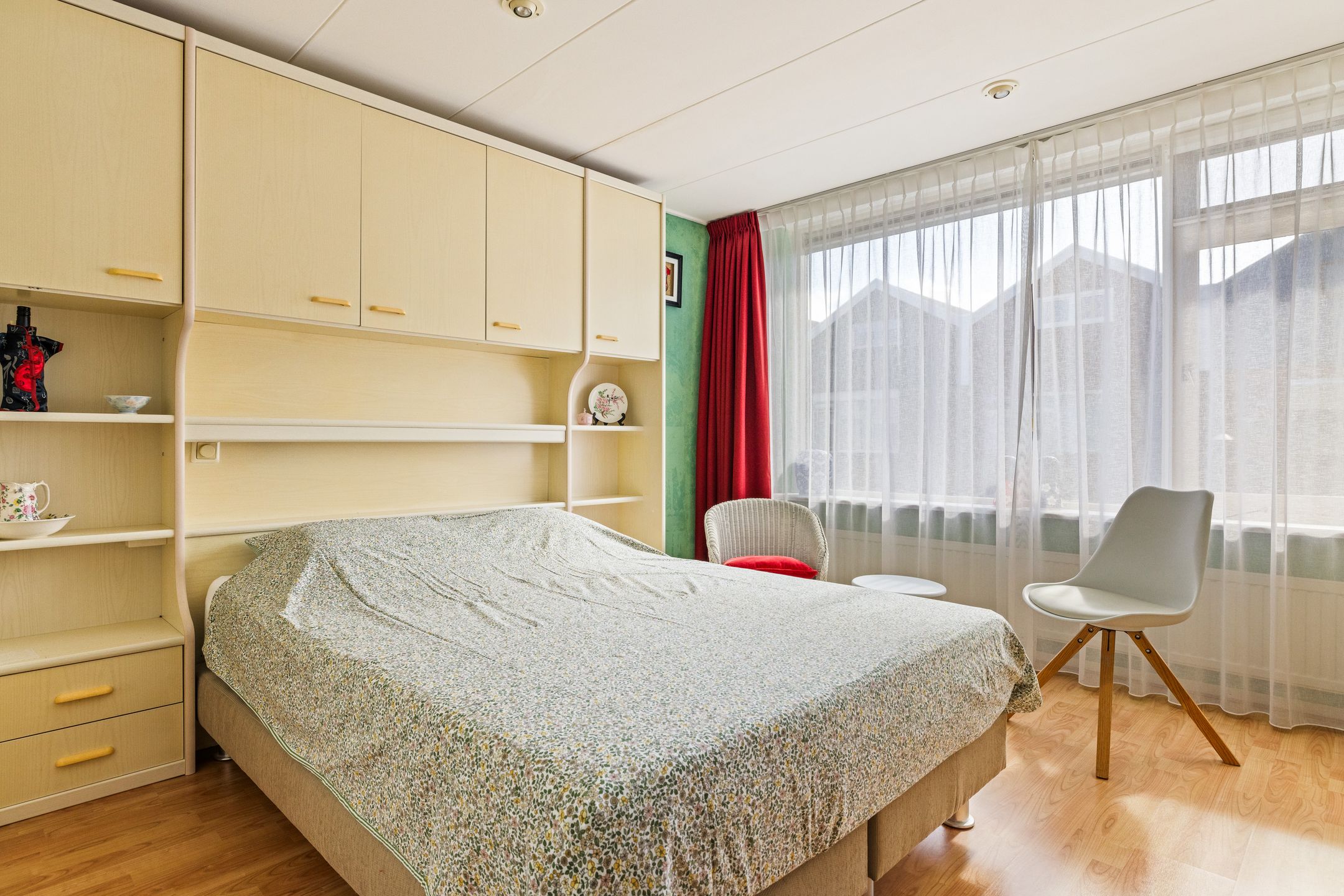 Foto 27 van Burgemeester Bratstraat 34