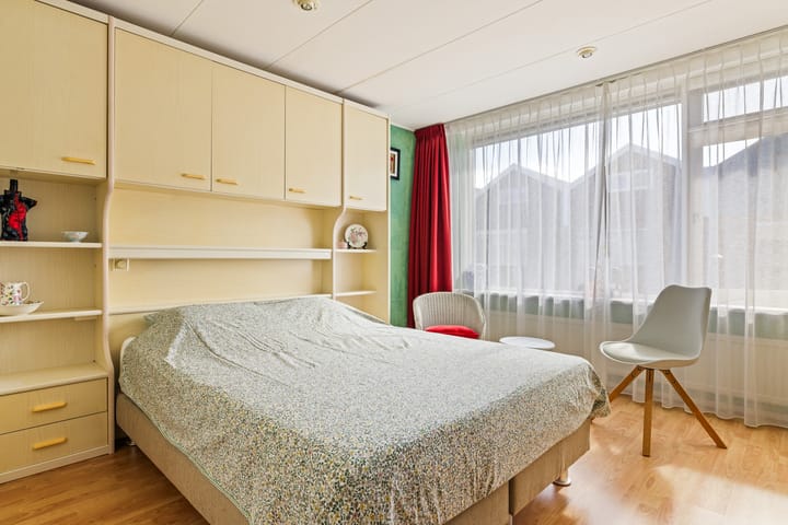 Foto 27 van Burgemeester Bratstraat 34