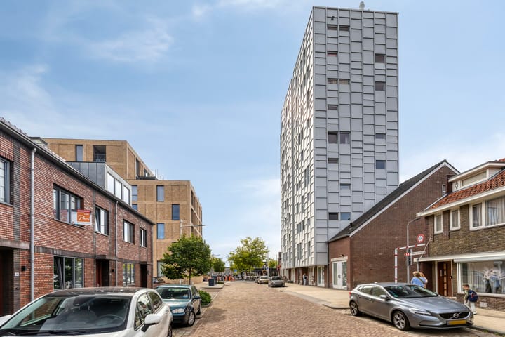 Photo 6 of Schoenerstraat 23