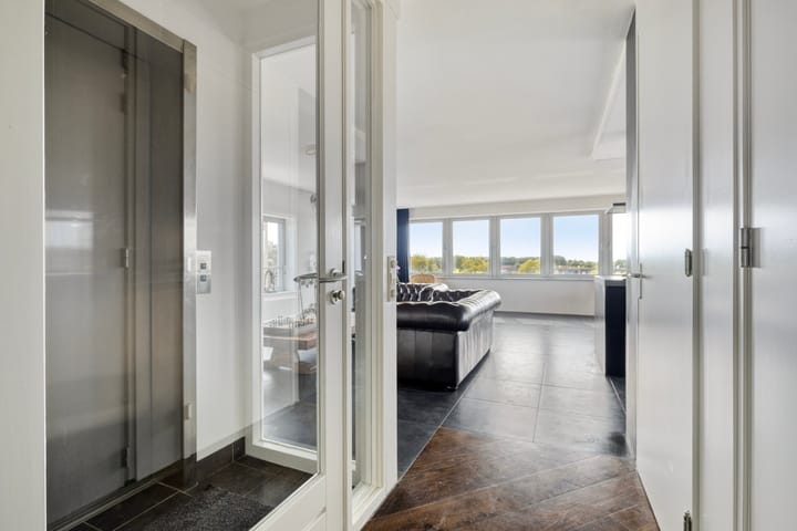 Photo 10 of Schoenerstraat 23