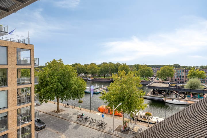 Photo 29 of Schoenerstraat 23