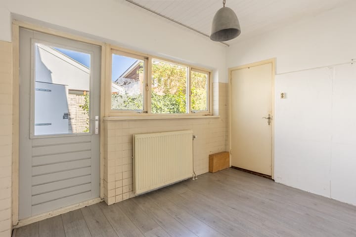 Photo 6 of Pauwenstraat 9