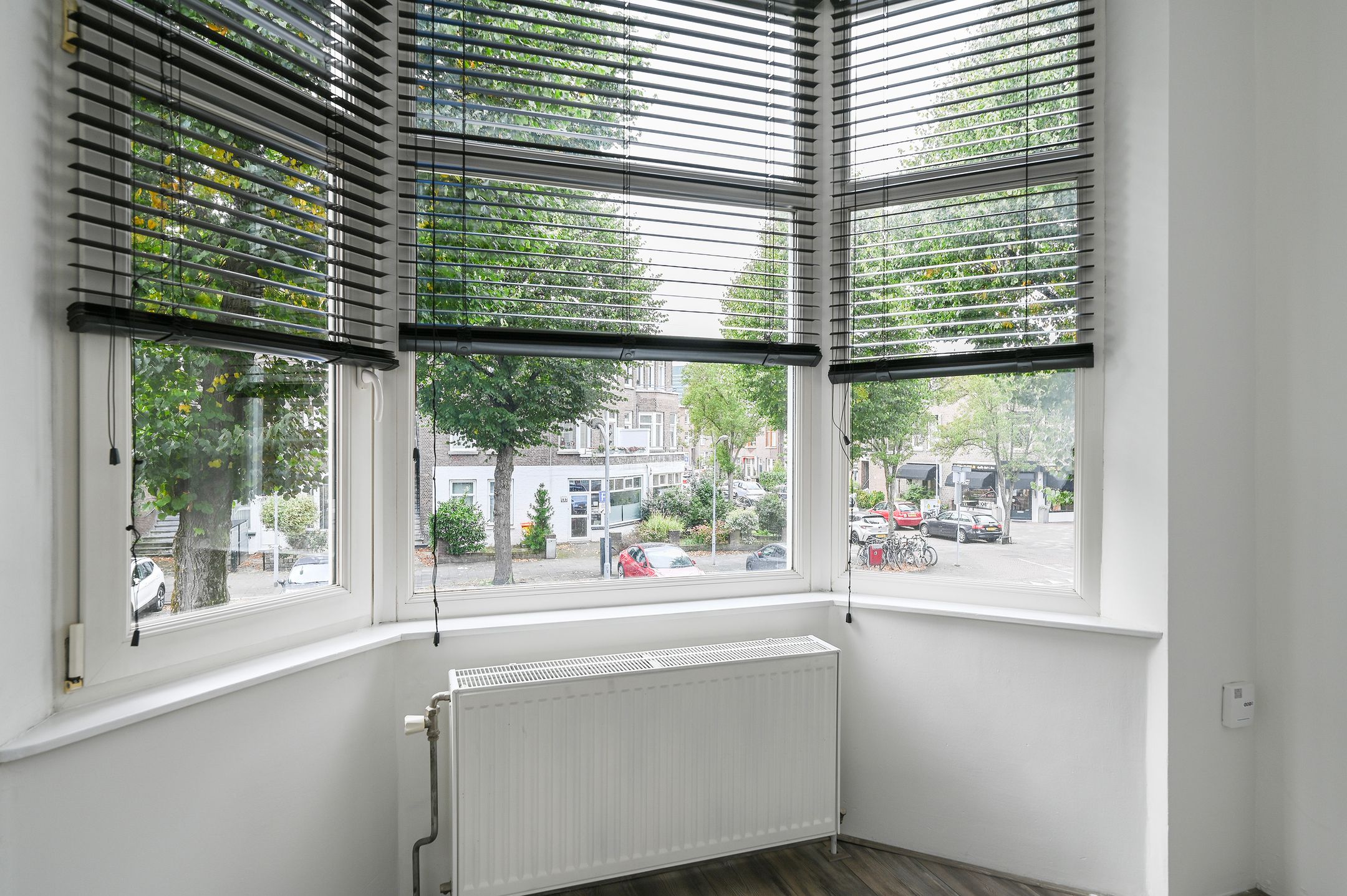 Photo 6 of van de Wateringelaan 104