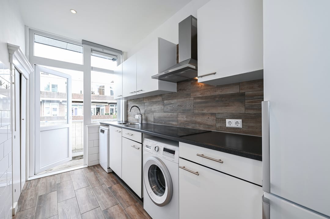 Photo 8 of van de Wateringelaan 104