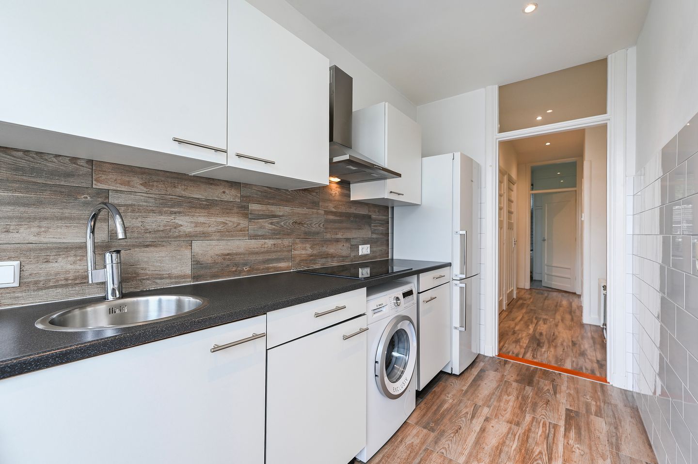 Photo 10 of van de Wateringelaan 104