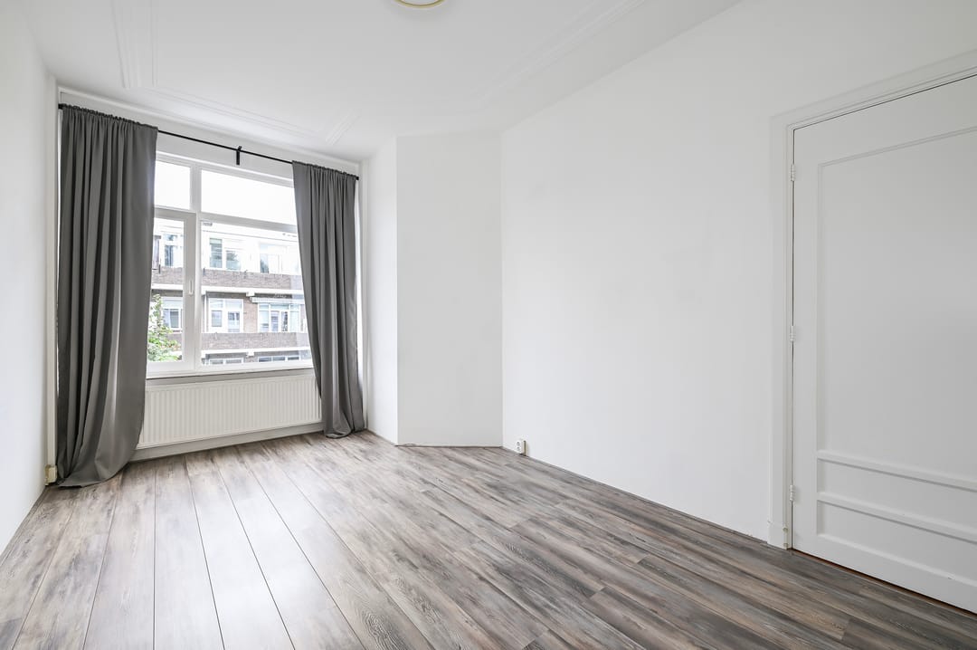 Photo 13 of van de Wateringelaan 104