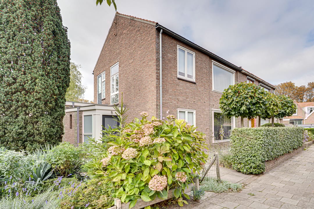 Photo 2 of Zonnebloemstraat 15