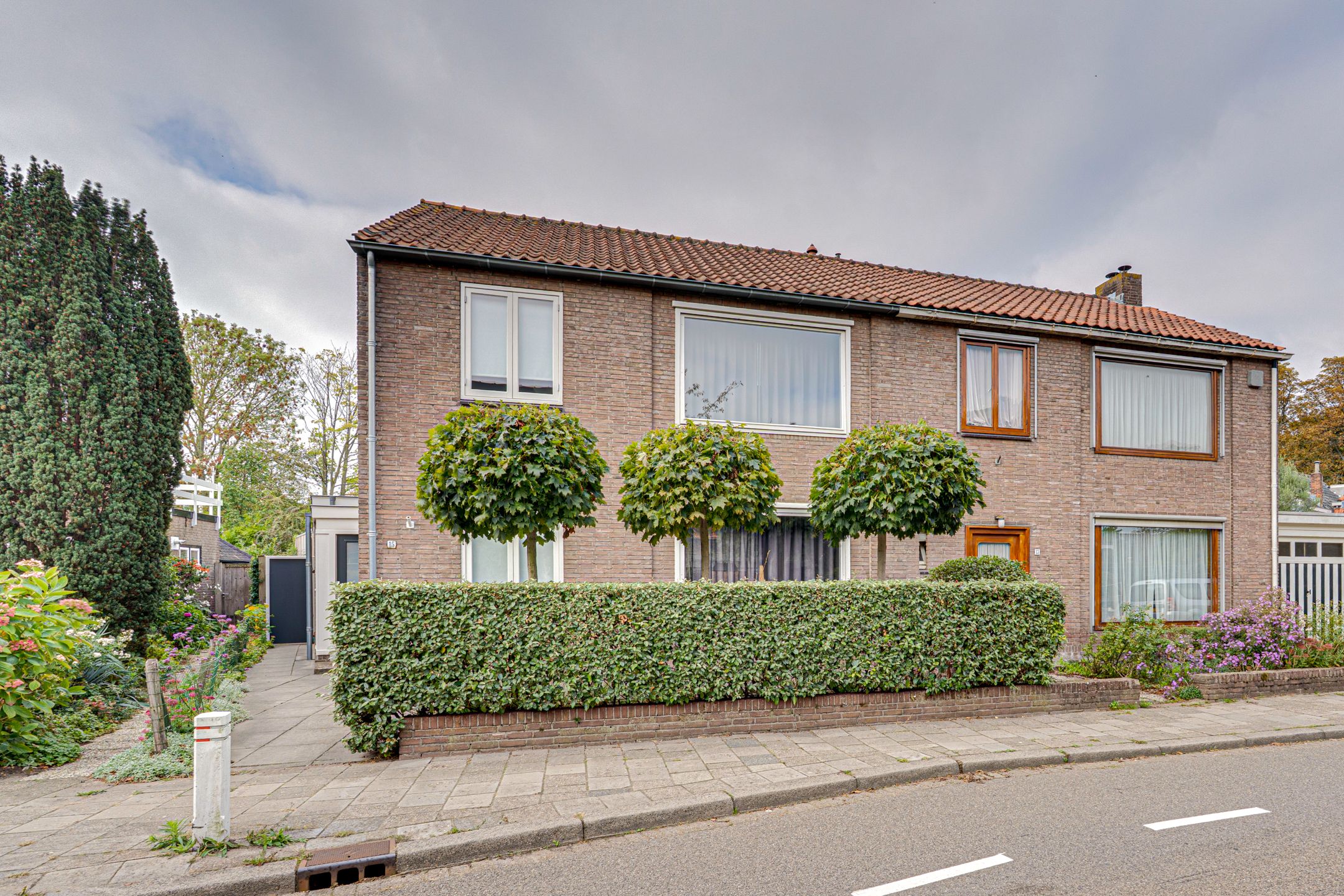 Photo 3 of Zonnebloemstraat 15