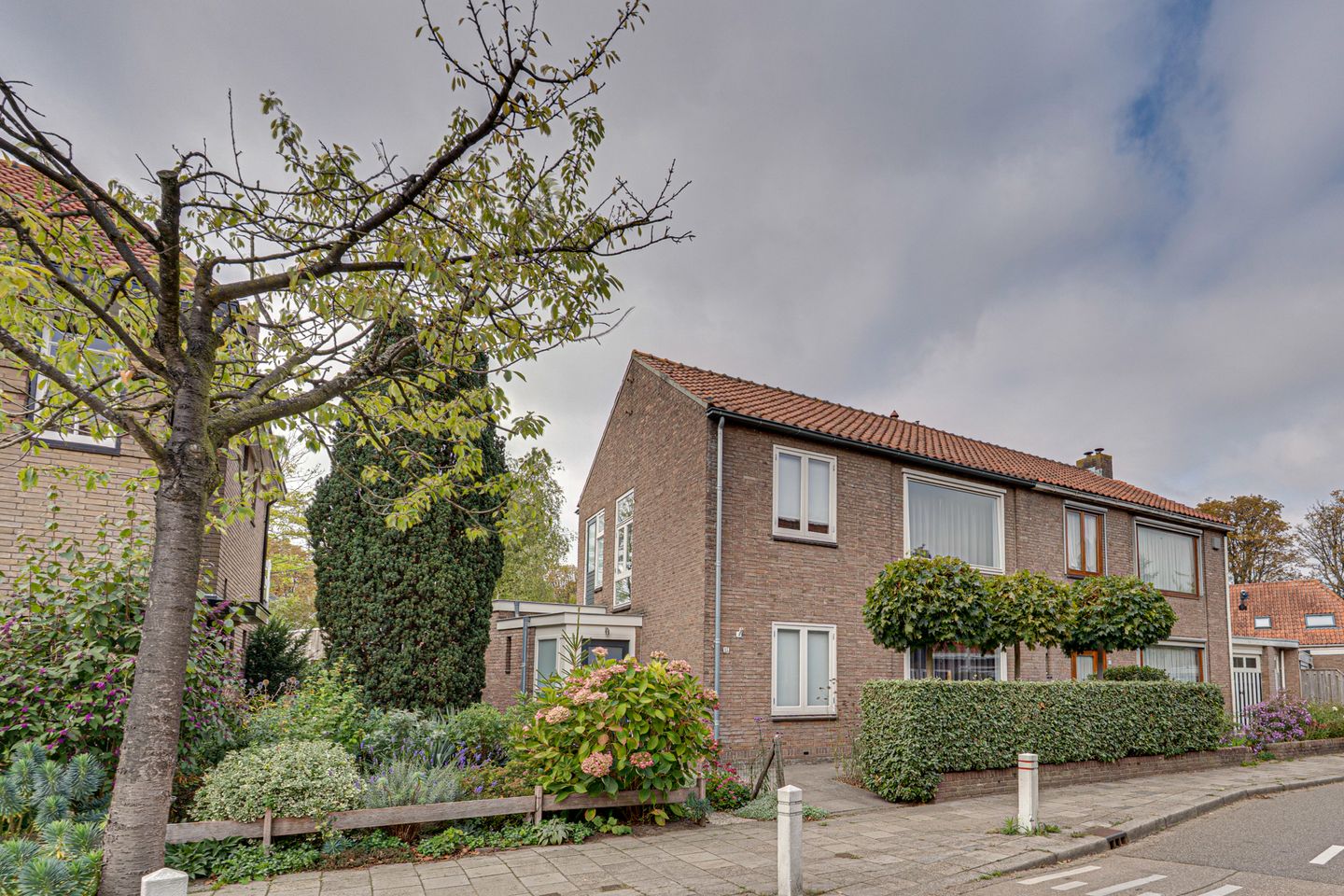 Photo 4 of Zonnebloemstraat 15