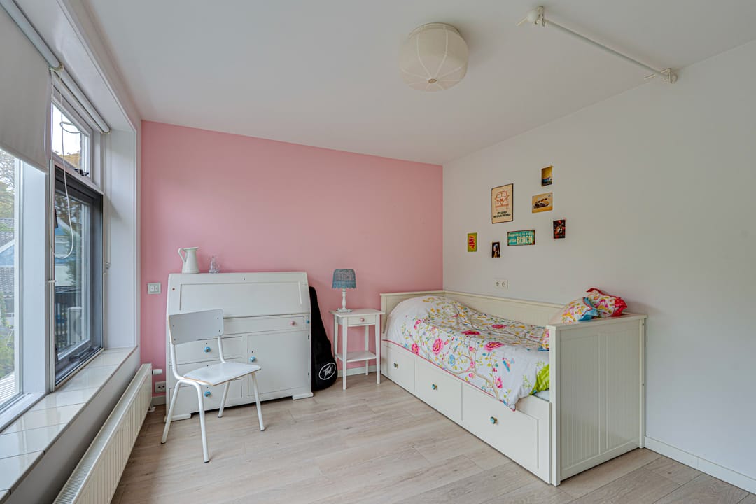 Photo 32 of Zonnebloemstraat 15