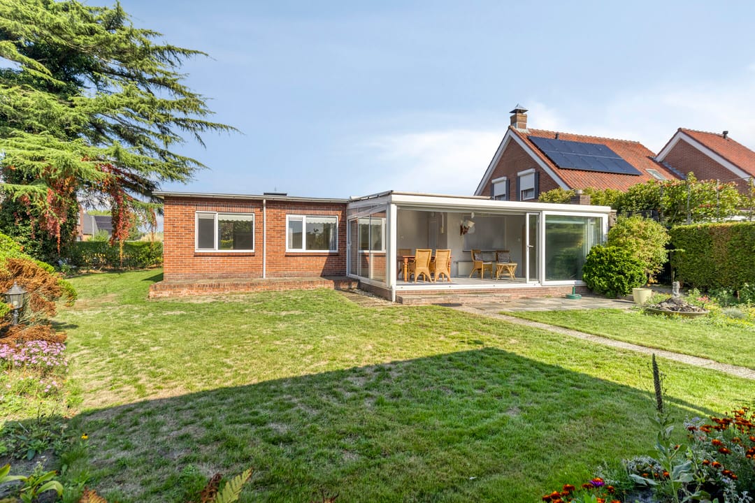 Photo 11 of Hazelarenstraat 7