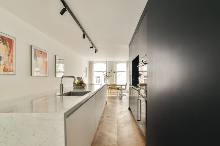 Photo 7 of Van Oldenbarneveldtstraat 6-H