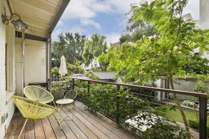 Photo 11 of Van Oldenbarneveldtstraat 6-H