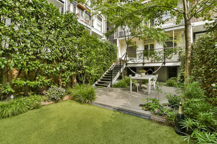 Photo 14 of Van Oldenbarneveldtstraat 6-H