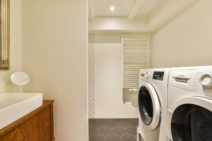 Photo 28 of Van Oldenbarneveldtstraat 6-H