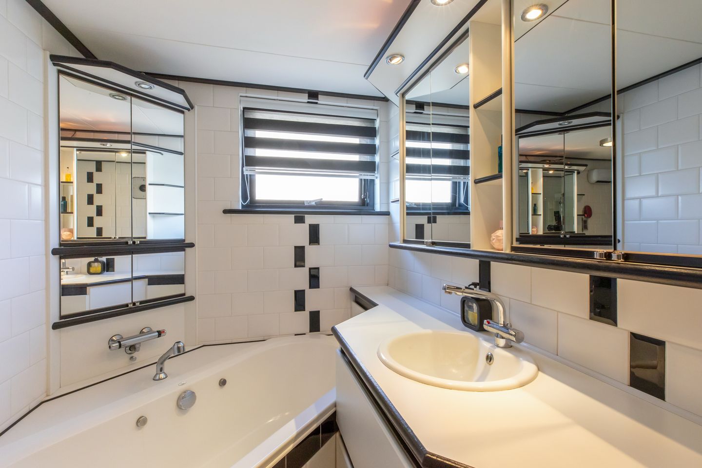 Foto 20 van de Ruyterstraat 6