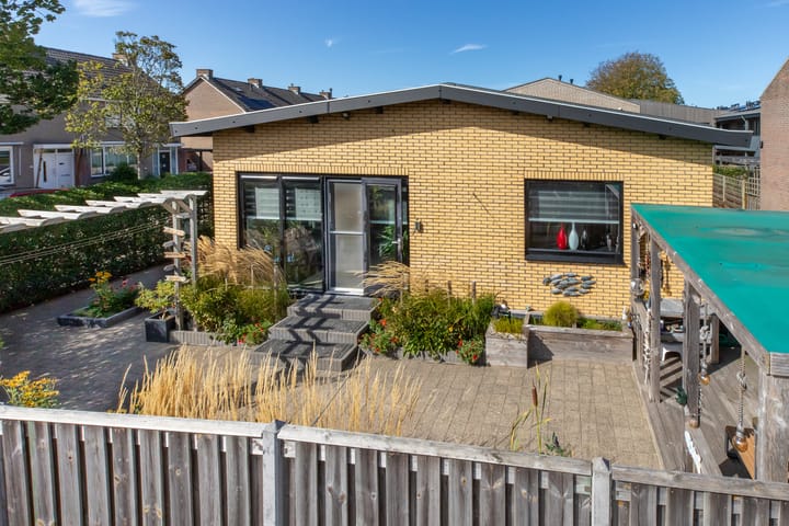 Foto 33 van de Ruyterstraat 6