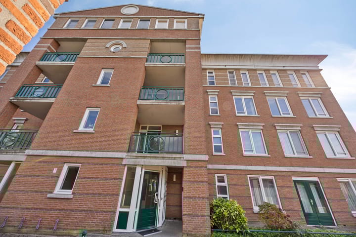 Photo 2 of Stiffelio 37