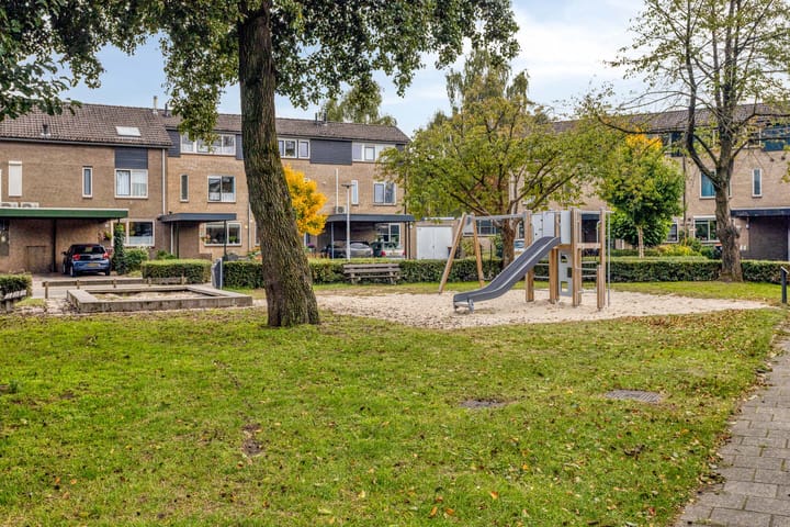 Foto 34 van Pierre Monteuxstraat 53