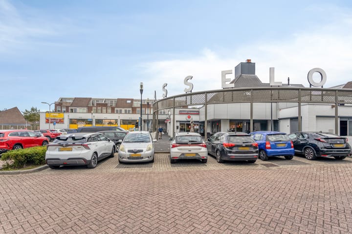 Foto 35 van Pierre Monteuxstraat 53