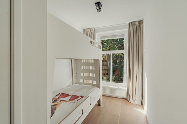 Photo 22 of Eerste Jacob van Campenstraat 20-1