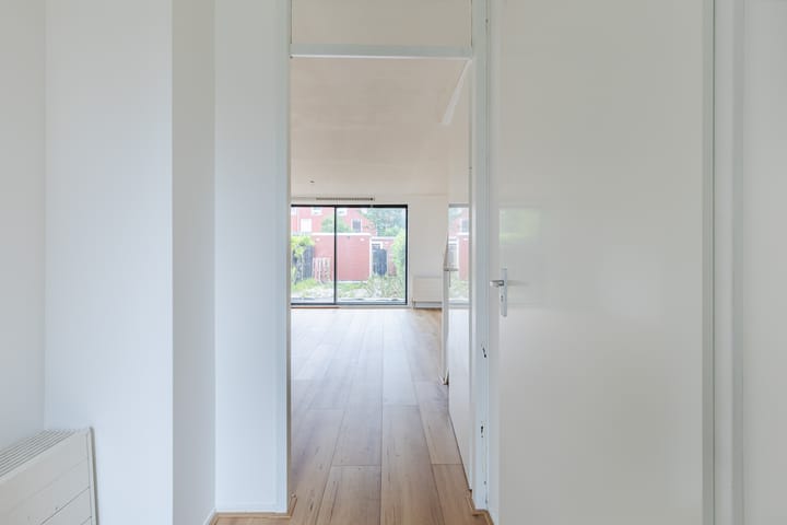 Foto 27 van Efua Sutherlandstraat 15