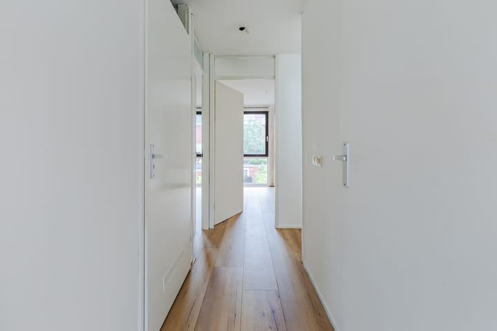 Foto 30 van Efua Sutherlandstraat 15