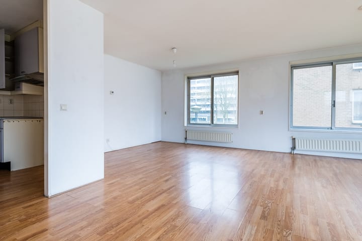 Photo 12 of Efua Sutherlandstraat 38