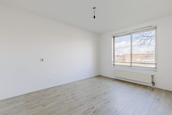 Foto 3 van Efua Sutherlandstraat 39