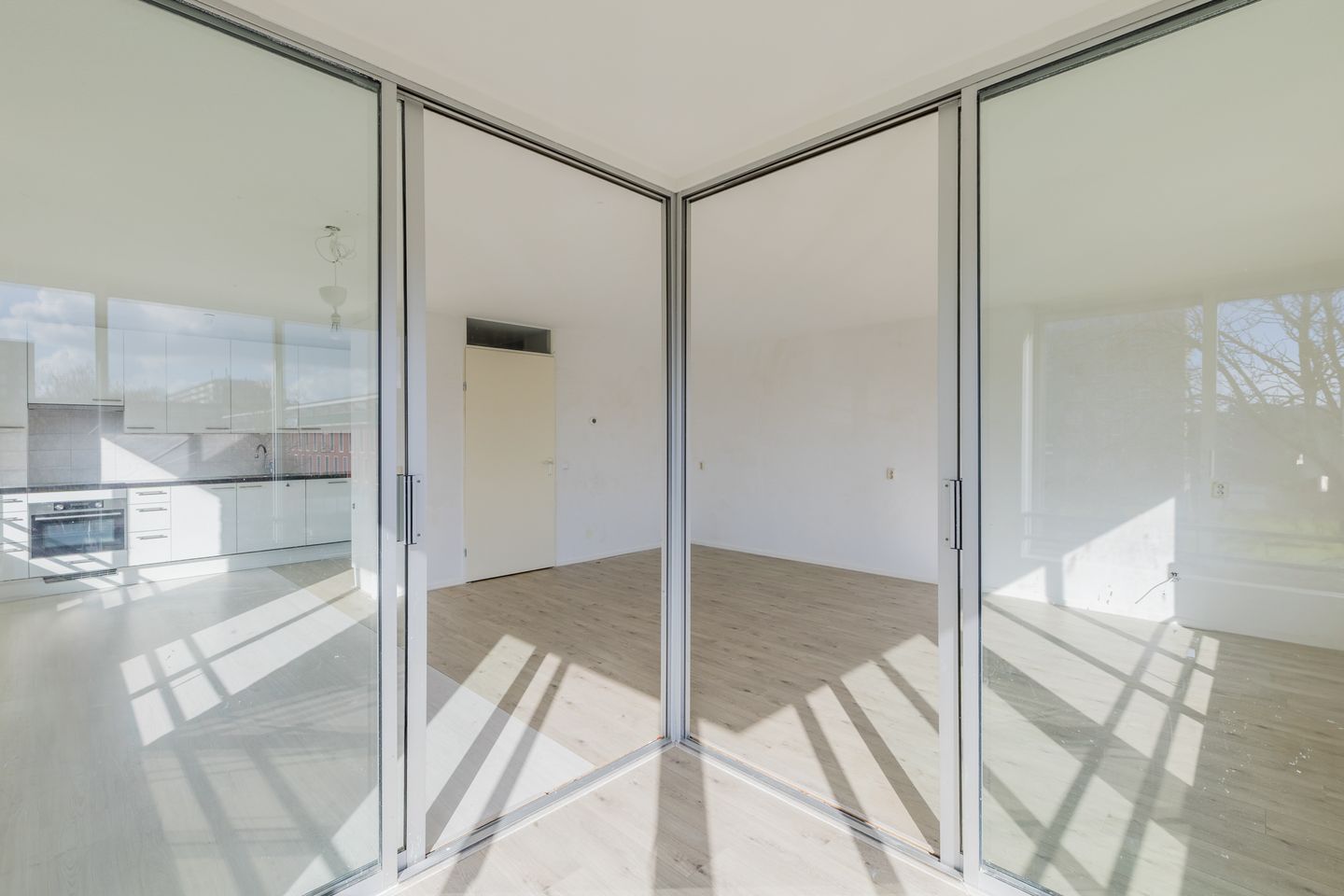 Foto 10 van Efua Sutherlandstraat 39