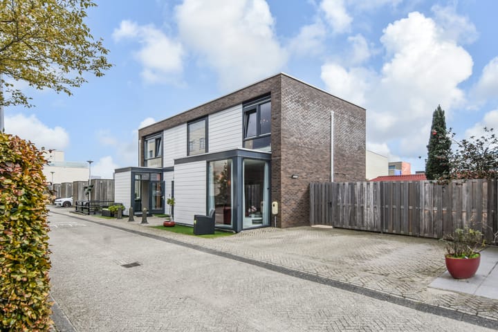 Photo 69 of Backeswater 17