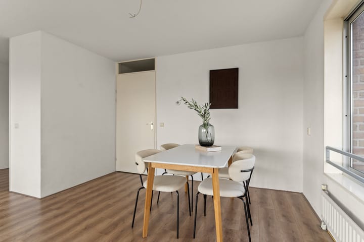 Foto 12 van Efua Sutherlandstraat 44