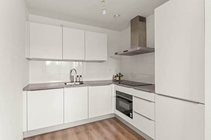 Foto 13 van Efua Sutherlandstraat 44