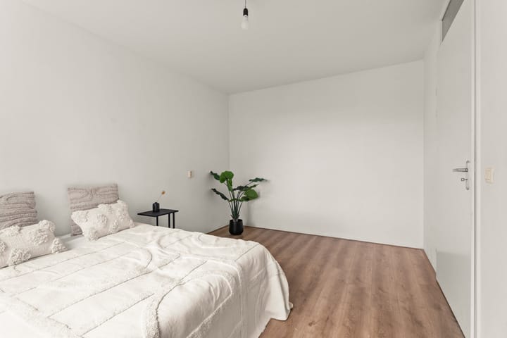 Foto 18 van Efua Sutherlandstraat 44