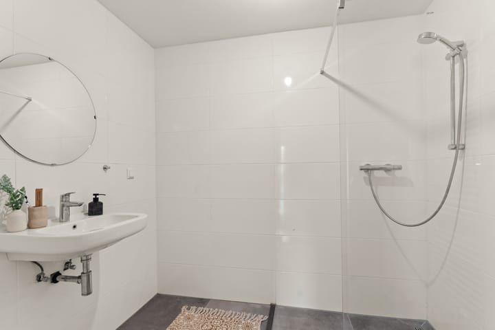 Foto 21 van Efua Sutherlandstraat 44