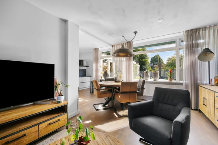 Photo 14 of Van Eklaan 32