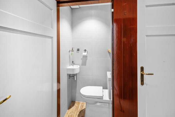 Photo 16 of Ireneplein 2-A