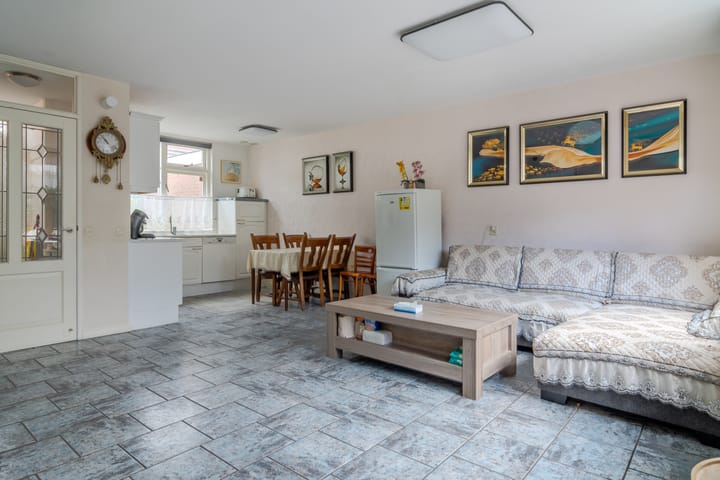 Photo 8 of Zeisstraat 40