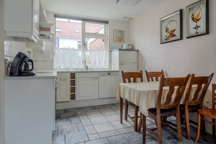 Photo 9 of Zeisstraat 40