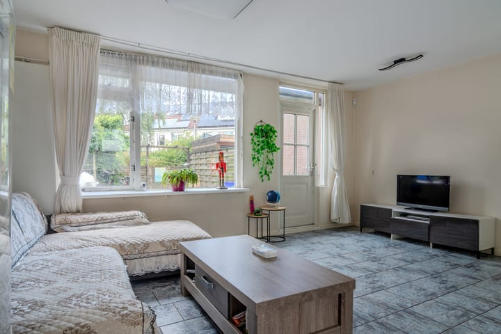 Photo 7 of Zeisstraat 40