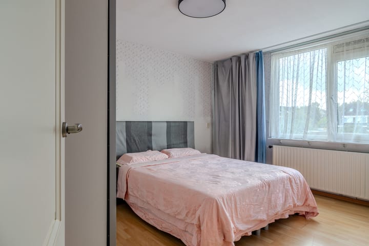 Photo 13 of Zeisstraat 40