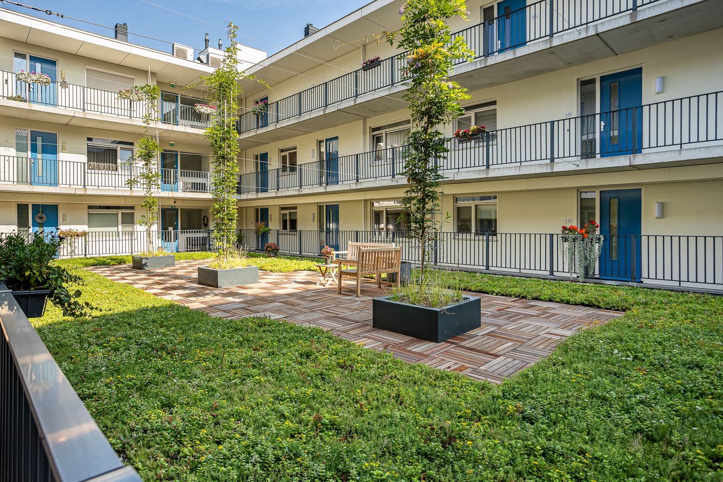 Foto 10 van Dorpsplein 24