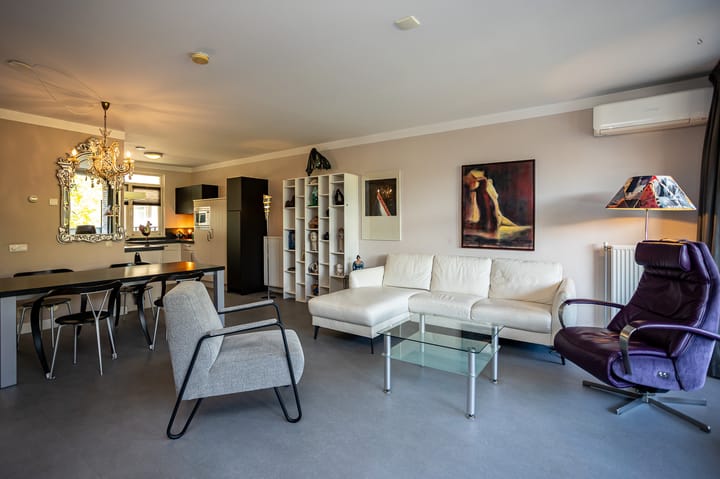 Foto 15 van Dorpsplein 24