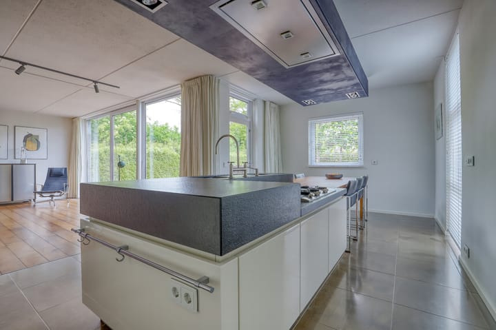 Photo 15 of Joosstraat 31