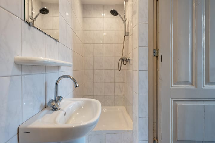 Foto 16 van De la Reyweg 38