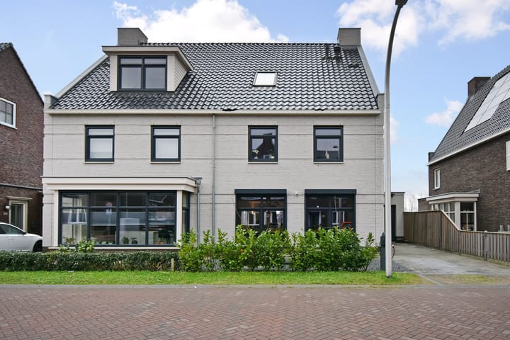 Photo 52 of Vossenzoom 253