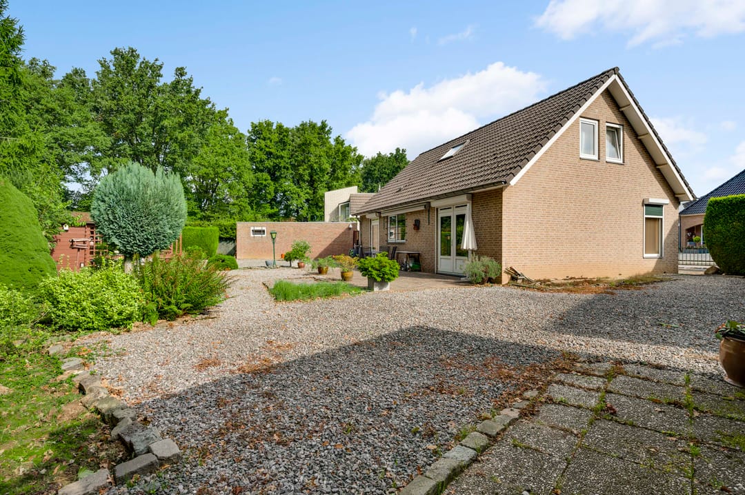 Foto 2 van Dokter Limpensstraat 44