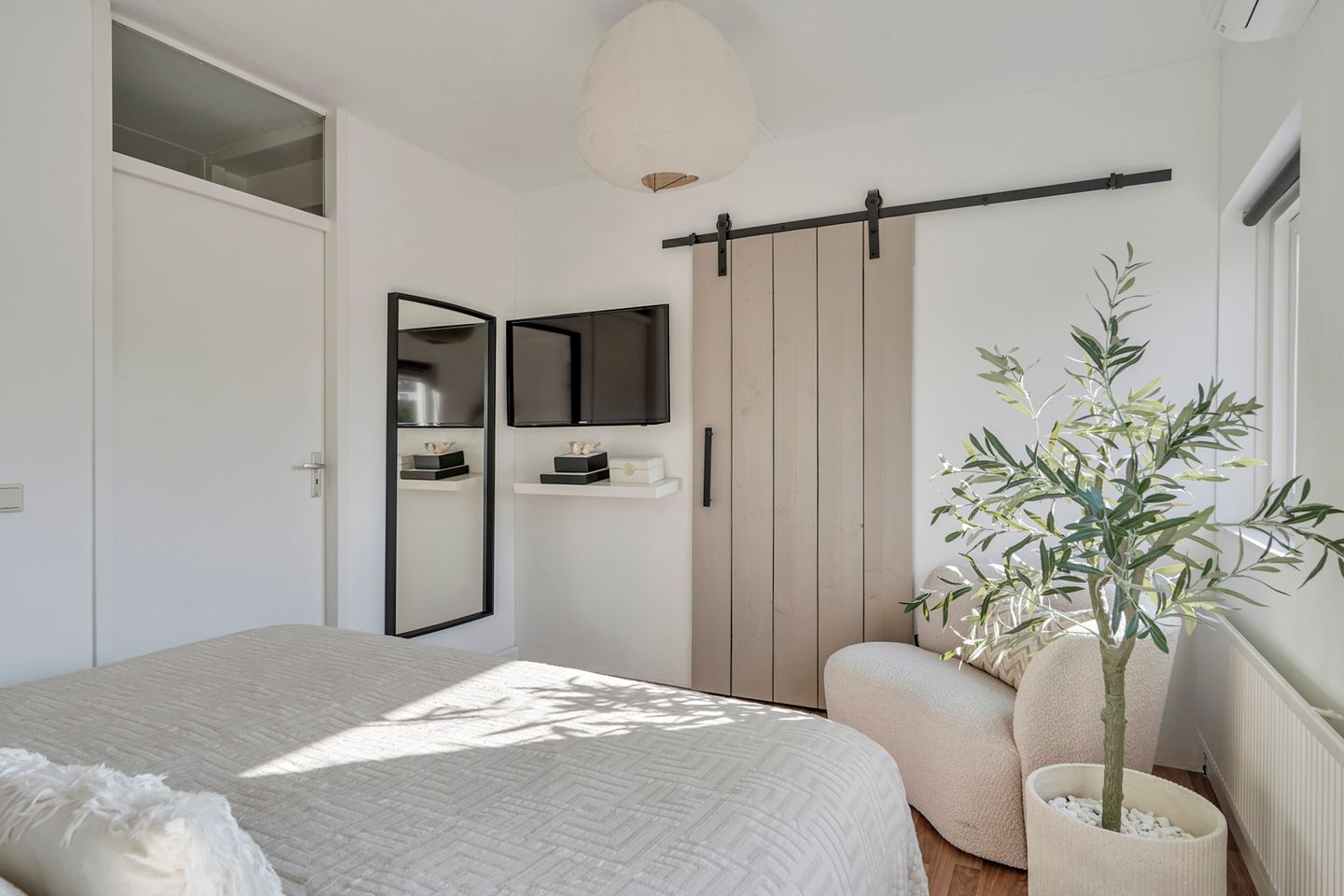 Foto 25 van Schout van der Dussensingel 23