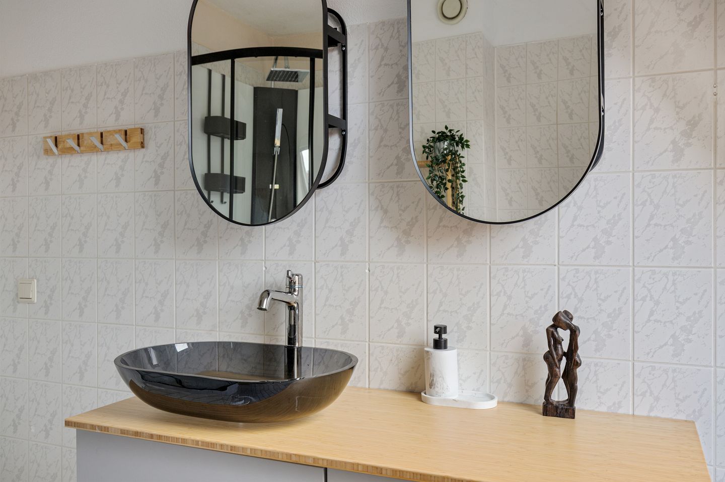 Photo 35 of Roefke 5