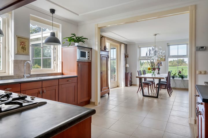 Foto 26 van Overwijker Maat 5